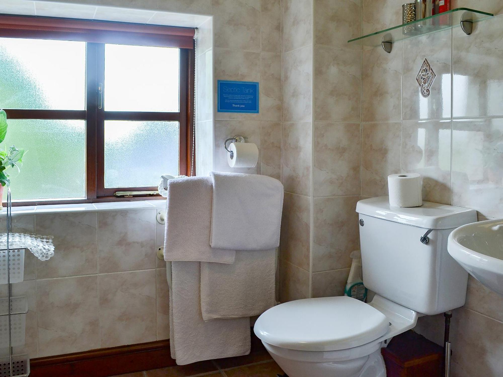 Llofft Yr Yd - 16984 Villa Brynsiencyn Luaran gambar