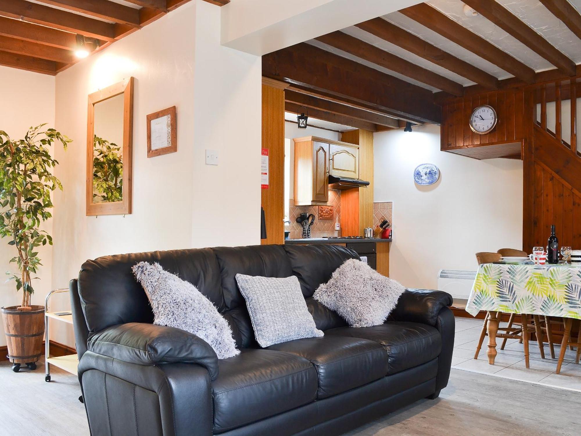 Llofft Yr Yd - 16984 Villa Brynsiencyn Luaran gambar
