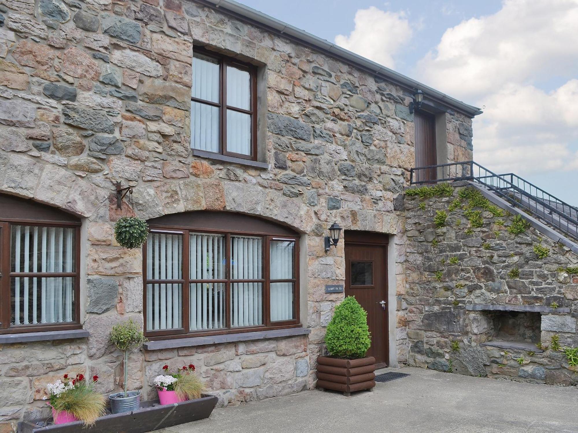 Llofft Yr Yd - 16984 Villa Brynsiencyn Luaran gambar
